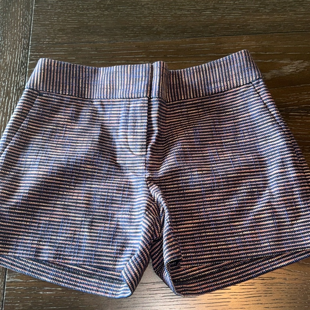 NWT LOFT short. Size 0